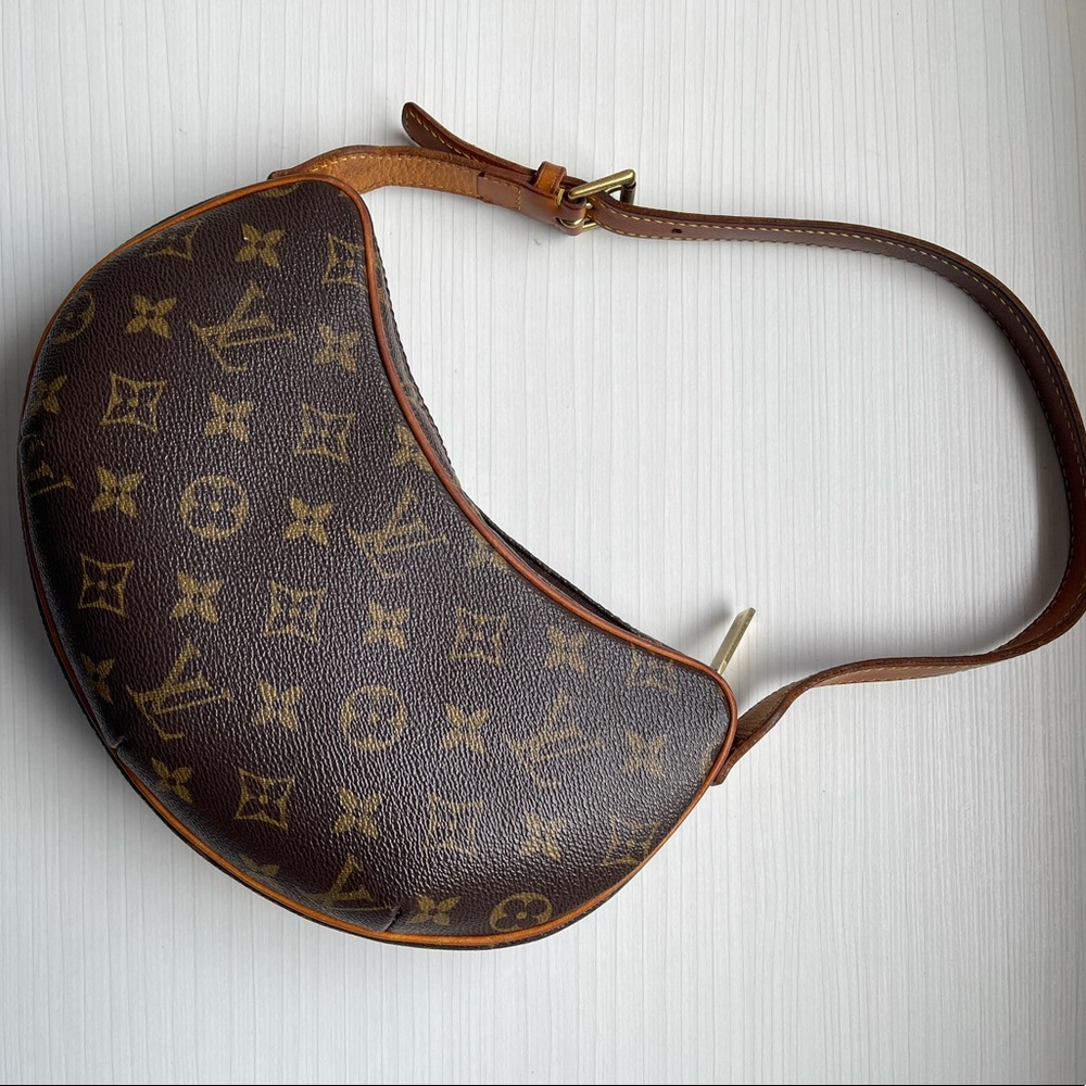 Louis Vuitton Croissant Bag - Picture 3 of 8